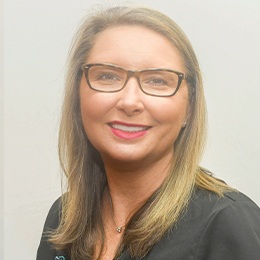 Dental assistant Vicci